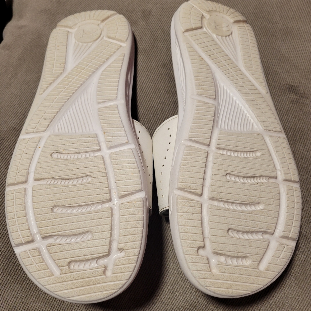 Under Armour White and Black Slides with Light Blue Logo - Picture 3 of 4